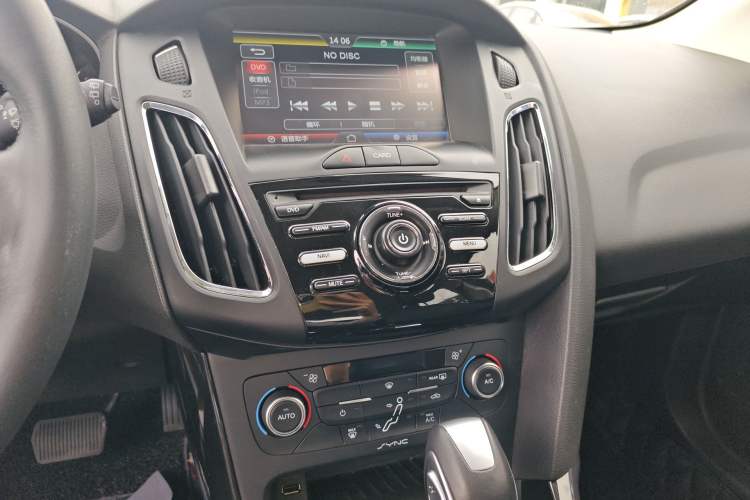 Used Ford Focus 2015 Hatchback 1.6L Automatic Fashion Edition