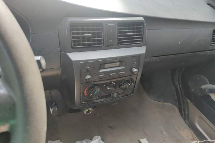 Used Wuling Rongguang 2011 1.2L Base Version Audio And AC Panel