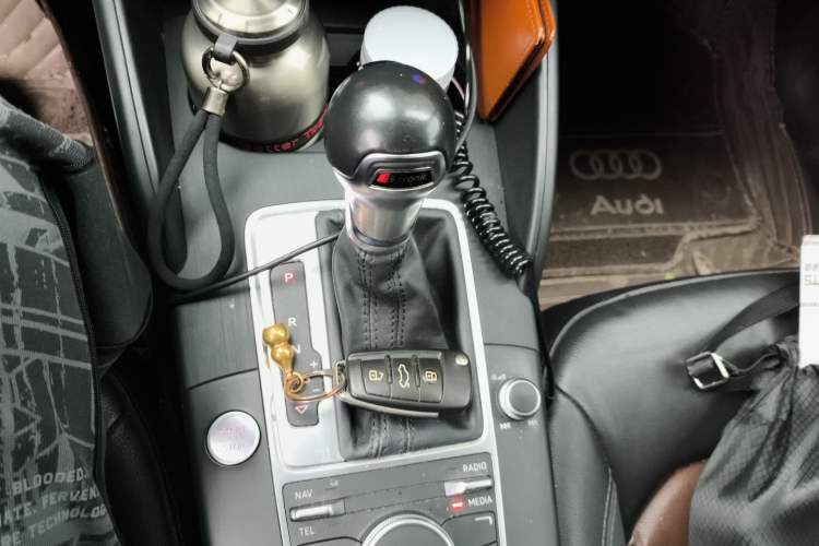 Used Audi A3 2016 Limousine 40 TFSI Style Edition Gear Lever