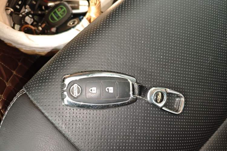 Used Nissan Navara 2021 2.5L Automatic 4x4 Premium Version QR25 Interior 1