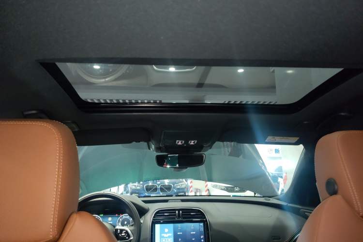 Used Jaguar XEL 2025 2.0T 250 PS R-DYNAMIC 90th Anniversary Edition
