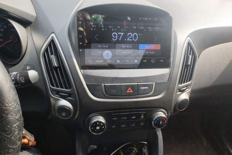 Used Hyundai ix35 2015 2.0L Automatic 2WD Comfort Edition China IV Standard
