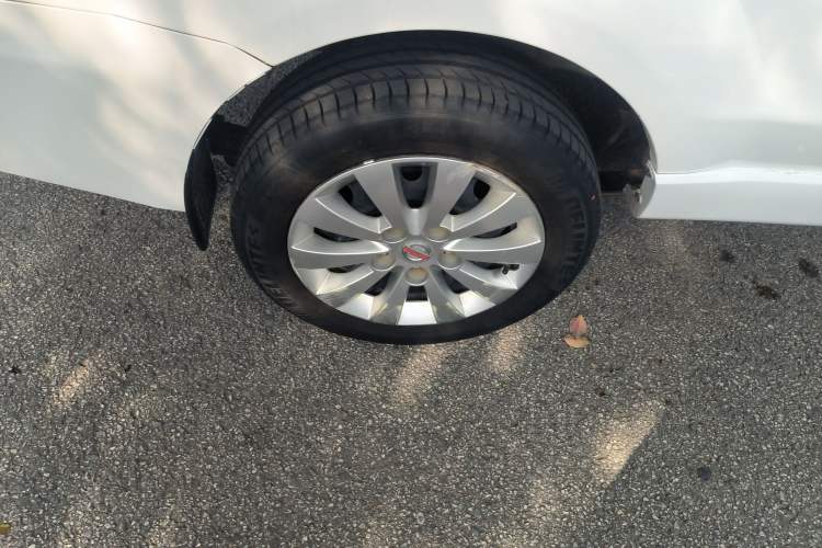 Used Jinbei Gold Hiace M Classic 2022 1.5L Travel Lion Passenger Van 7 Seats