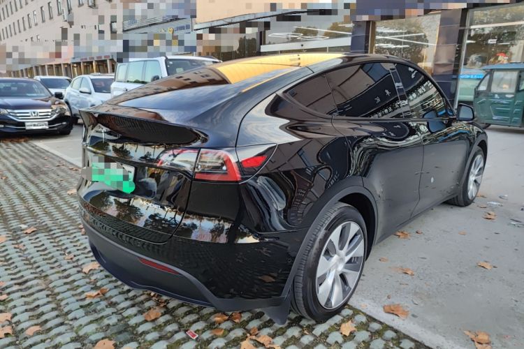 Used Tesla Model Y 2023 Long-Range All-Wheel-Drive Version