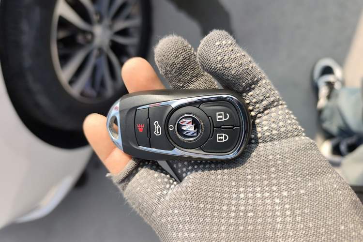 Used Buick GL8 2022 ES Landtrek 653T Comfort Edition Vehicle Key