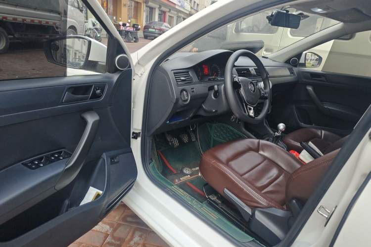 Used Volkswagen Santana 2018 1.5L Manual Fashion Edition Driver Seat