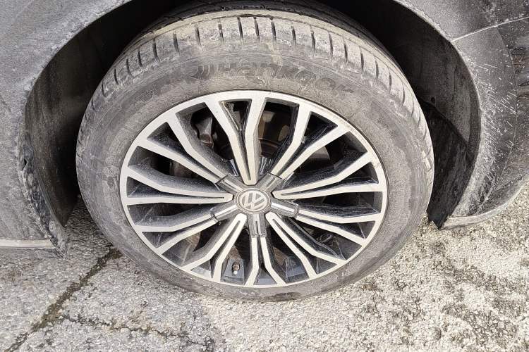 Used Volkswagen Phideon 2019 380TSI Two-Wheel Drive Business Edition China VI Standard
