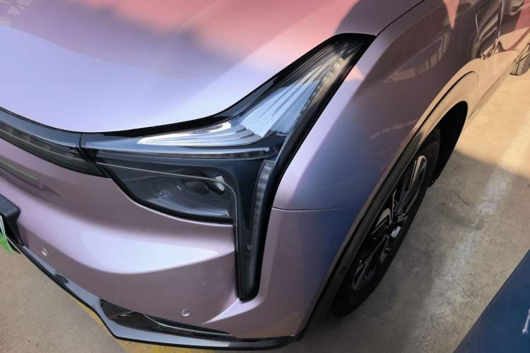 Used NETA U 2023 NETA U-Ⅱ Challenge Edition 500 with Lithium Iron Phosphate Left Front Headlight