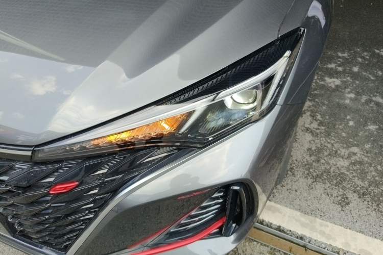 Used CHANGAN Eado 2025 PLUS 1.4T Dual-Clutch High-Energy Version Left Front Headlight