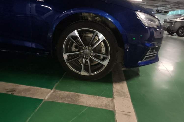 Used Audi A4L 2018 30th Anniversary Edition 40 TFSI Fashion Model
