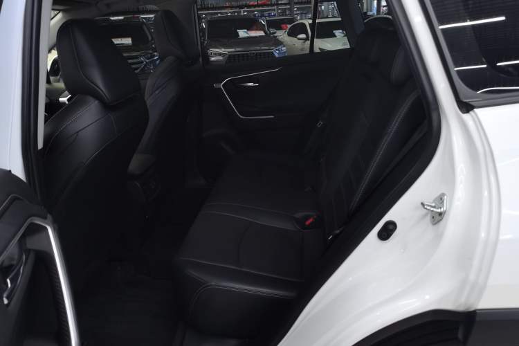 Used Toyota Wildlander 2021 2.0L CVT Two-Wheel Drive Luxury Edition