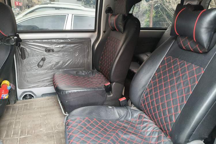 Used Wuling Rongguang V 2016 1.5L Standard Version
