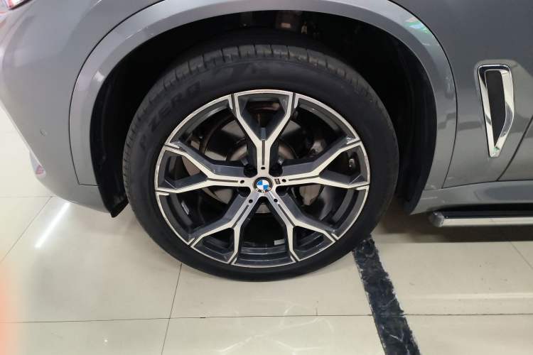 Used BMW X5 2022 Restyled xDrive 30Li Luxury Version M Sport Package
