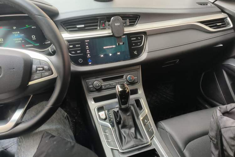 Used Geely Auto Emgrand 2020 1.5L CVT Upward Version Audio And AC Panel