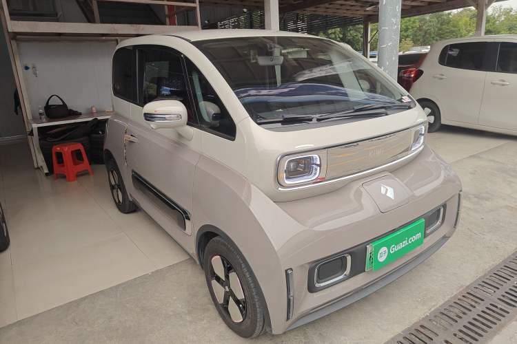 Used Baojun KiWi EV 2023 Smart Luxury Edition Ternary Lithium Front Right 45 Deg