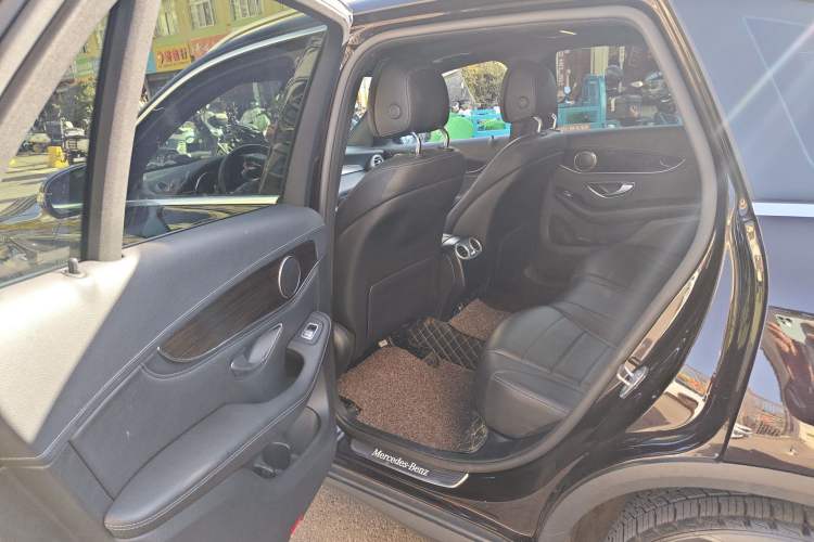 Used Mercedes-Benz GLC 2019 GLC 260 L 4MATIC Dynamic Model