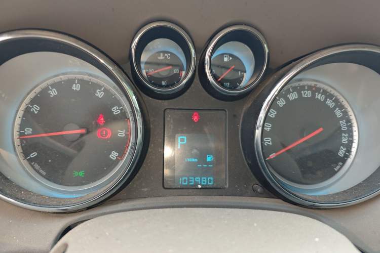 Used Buick GT 2012 GT 1.8L Automatic Fashionable Leather Edition Instrument Cluster