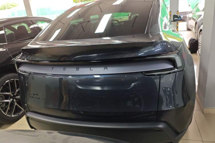 Used Tesla Model Y 2026 Long-Range All-Wheel-Drive Model