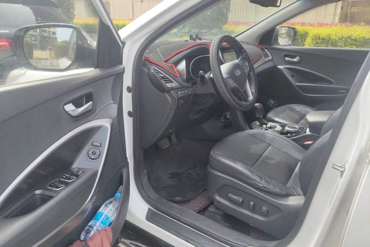 Used Hyundai Santa Fe 2013 2.4L Automatic Two-Wheel Drive Smart Version
