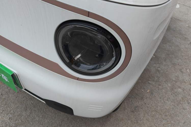 Used Geely Galaxy Panda 2023 Panda Mini 200km Endurance Bear Left Front Headlight