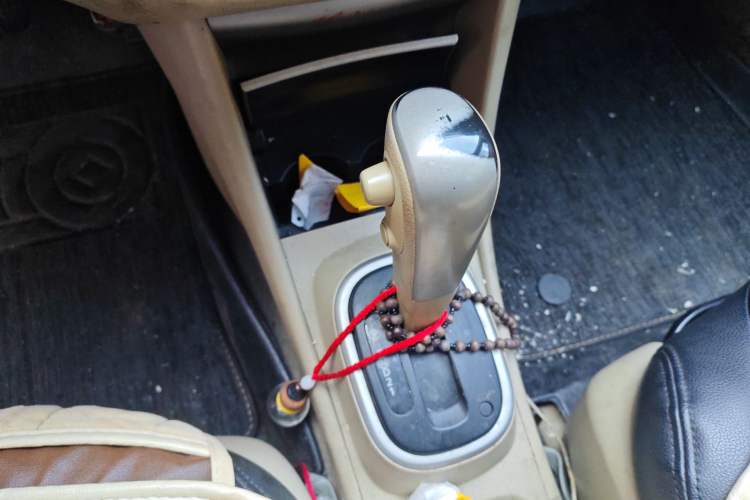 Used Nissan Sylphy 2012 Classic 1.6XE Automatic Comfort Edition Gear Lever