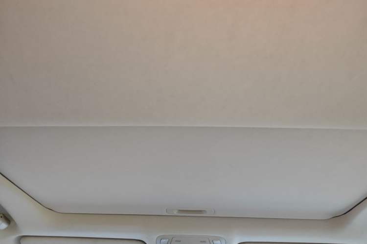 Used Toyota Crown 2011 2.5L Royal Special Edition with Leather and Sunroof
