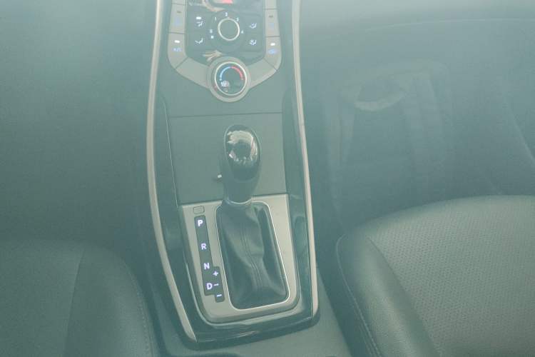 Used Hyundai Elantra (5th Generation / Langdong) 2016 1.6L Automatic Prestige Model Gear Lever