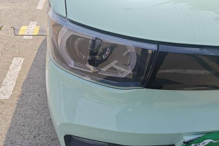 Used Wuling Hongguang MINIEV 2021 Macaron Premium Model – Lithium Iron Phosphate Right Front Headlight