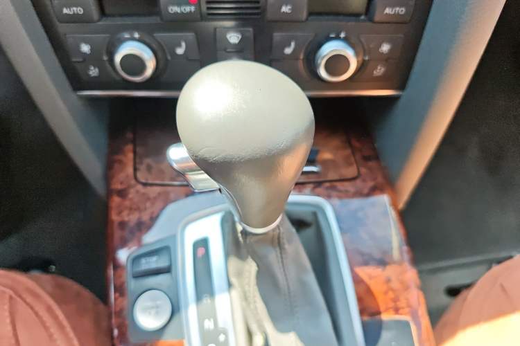 Used Audi A6L 2011 2.8 FSI Comfort Model
