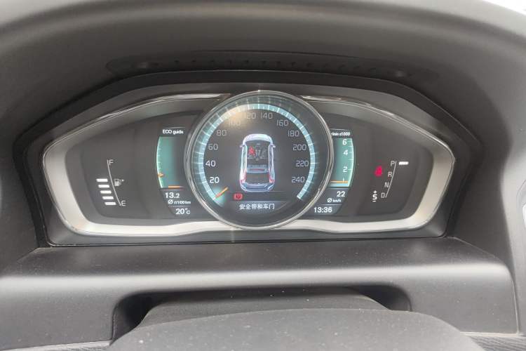 Used Volvo XC60 2015 T5 Smart Upgrade Model
