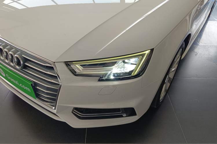 Used Audi A4L 2018 30th Anniversary Edition 40 TFSI Fashion Model
