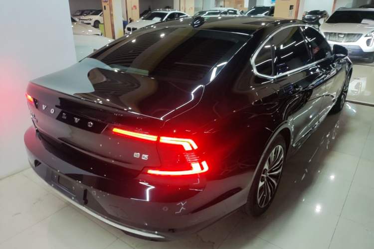 Used Volvo S90 2024 B5 Zhiyi Luxury Edition Rear Right 45 Deg