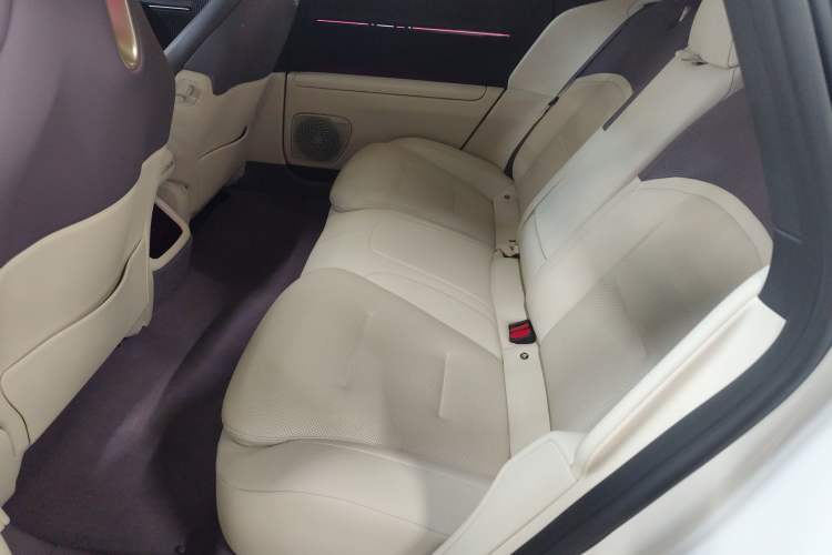 Used Avatr 12 2025 Max Extended-Range Edition Left Rear Seat