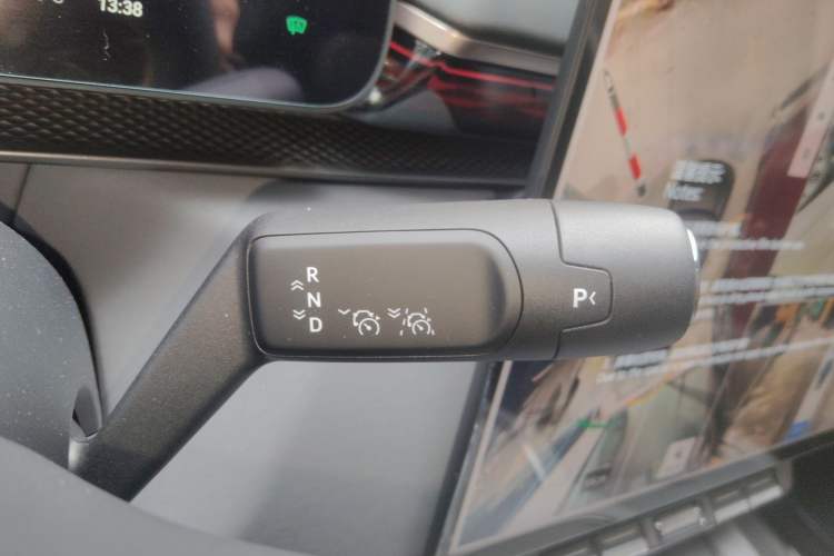 Used Zeekr 7X 2025 100 kWh Long-Range Rear-Wheel Drive with Intelligent Driving Features