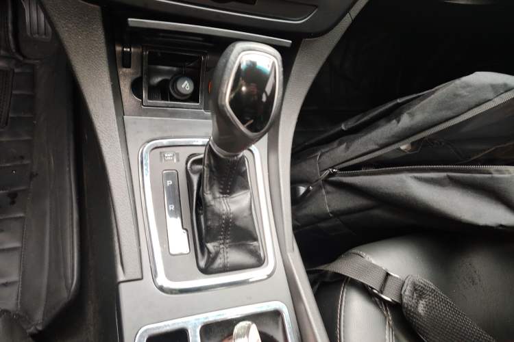 Used Geely Auto Emgrand 2017 Hatchback RS Million Edition 1.5L CVT Upward Version