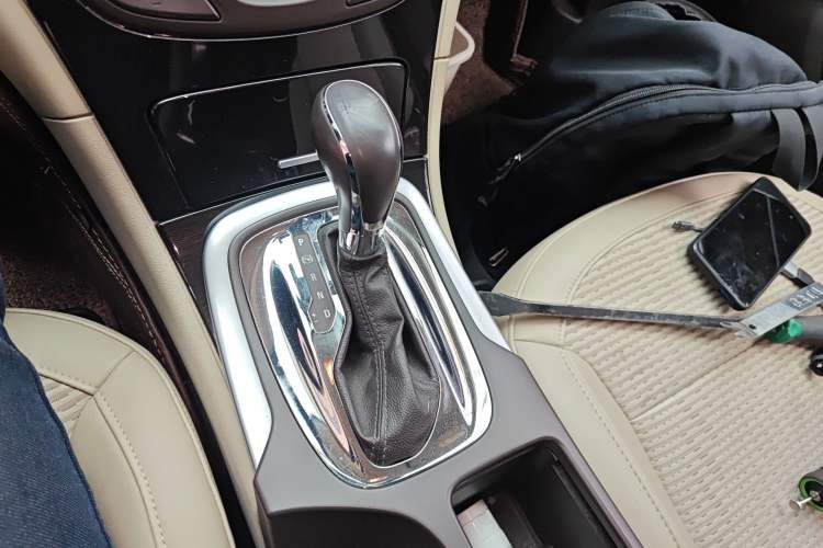 Used Buick Regal 2015 2.0L Leading Fashion Edition