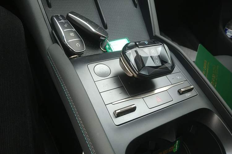 Used BYD Qin L 2024 DM-i 80KM Beyond Model Gear Lever