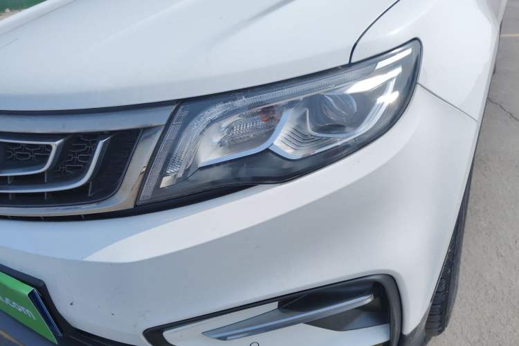 Used Geely Auto Emgrand X7 Sport 2018 1.8TD Automatic Two-Wheel Drive Smart Connect 4G Internet Edition