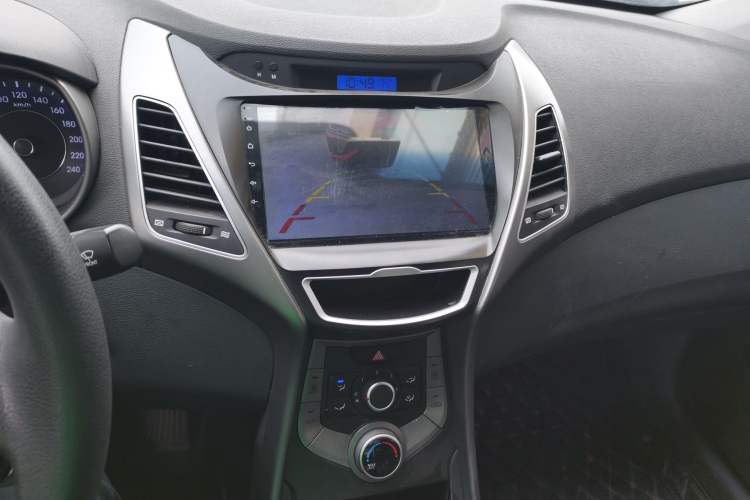 Used Hyundai Elantra (5th Generation / Langdong) 2015 1.6L Automatic Fashion Model