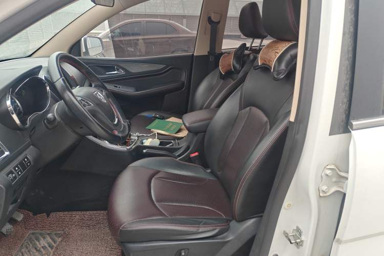 Used Baojun 560 2015 1.8L manual luxury version