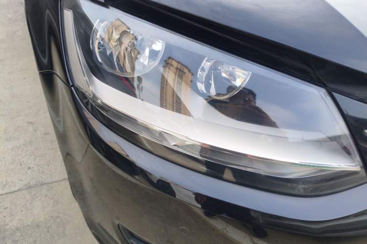 Used Volkswagen Sharan 2016 380TSI Comfort Edition 7-Seater Right Front Headlight