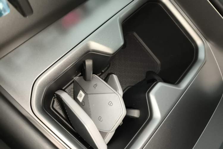 Used Formula Leopard Titanium 3 2025 501 km Range Rear-Wheel Drive Intelligent Driving Pro Version