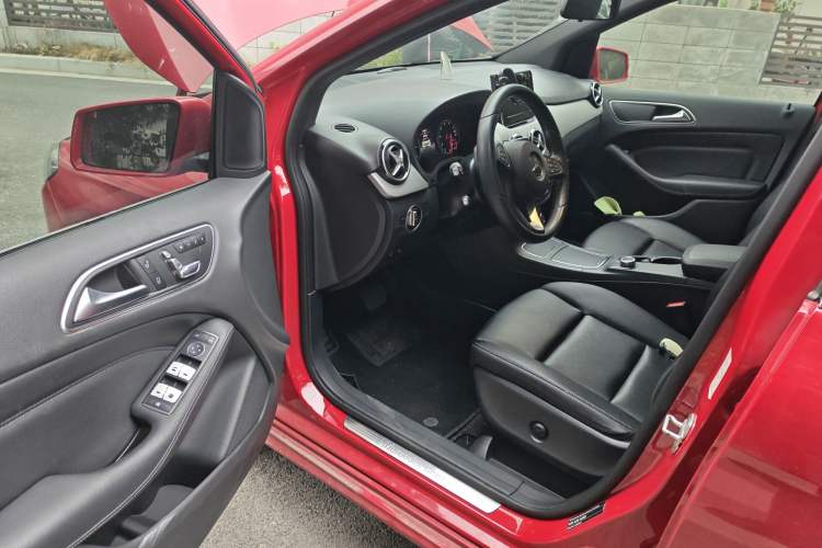 Used Mercedes-Benz B-Class 2015 B 200 Fashion Model