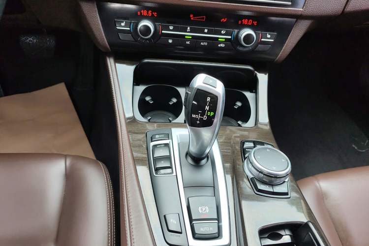 Used BMW 5 Series 2017 525Li Luxury Design Package Gear Lever