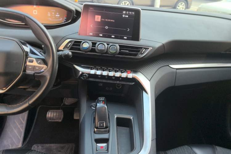 Used Peugeot 5008 2017 380THP 7-Seater Elite Edition Audio And AC Panel