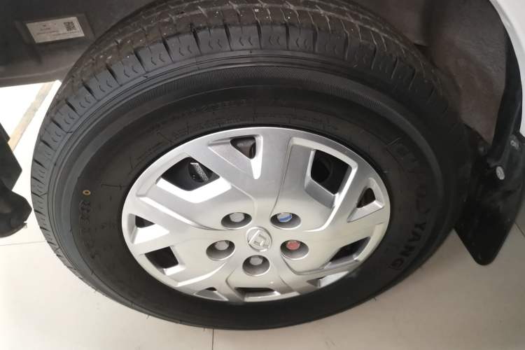 Used SAIC MAXUS Xintu V80 2024 Facelift Aoyuntong 6MT Long Wheelbase Mid-Top Version 147 Ps 6/7/8/9-Seater