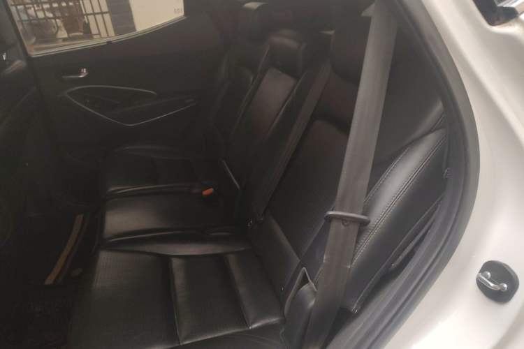 Used Hyundai Santa Fe 2013 2.4L Automatic 4x4 Prestige Edition
