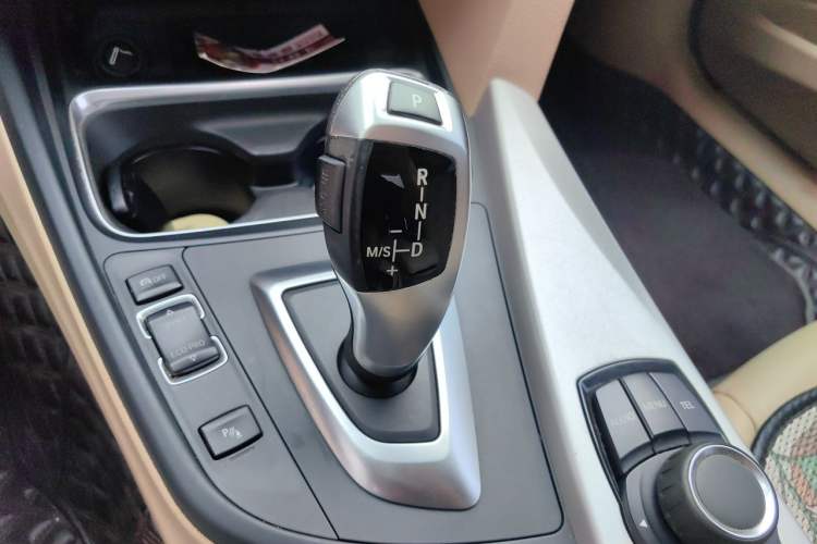 Used BMW 3 Series 2014 320Li Fashion Model
