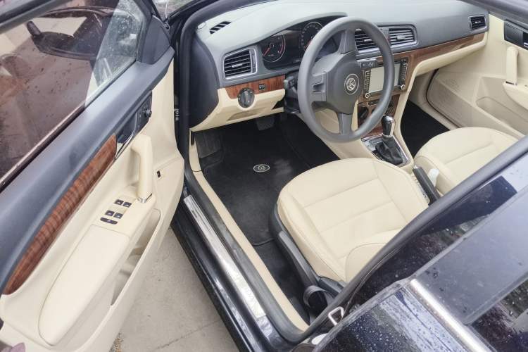 Used Volkswagen Lavida 2013 Restyled Classic 1.6L Automatic Comfort Edition Driver Seat