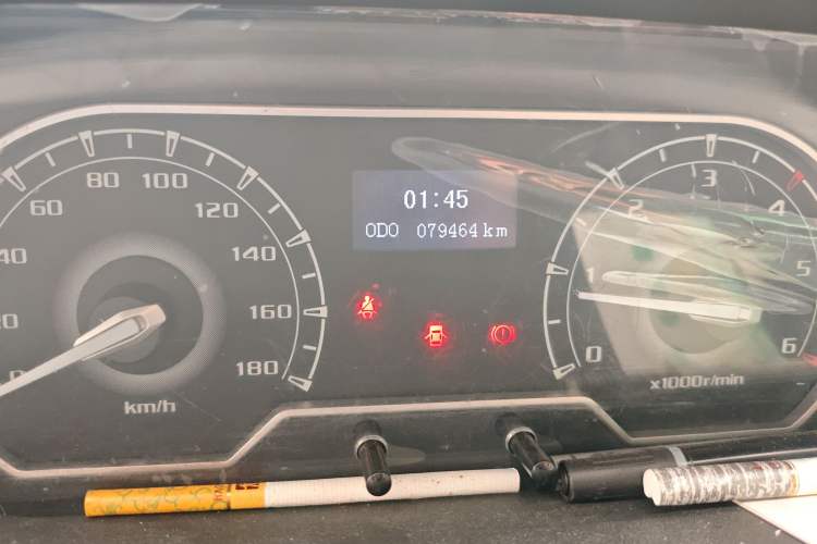 Used SAIC MAXUS Xintu V80 2020 2.5T Manual Classic City Delivery King Long Wheelbase Mid-Height 2/3 Seats
